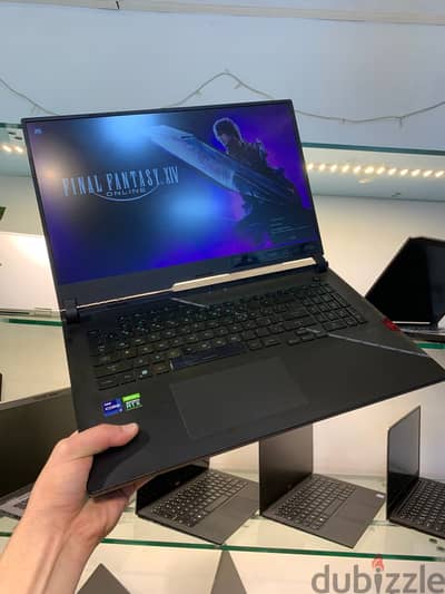 ASUS ROG Strix SCAR 17 (2022)  الجهاز فيه زرار في الكيبورد مكسور شغال