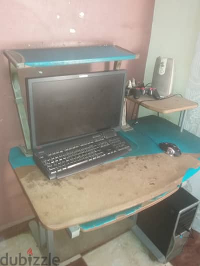 كمبيوتر مستعمل للبيع