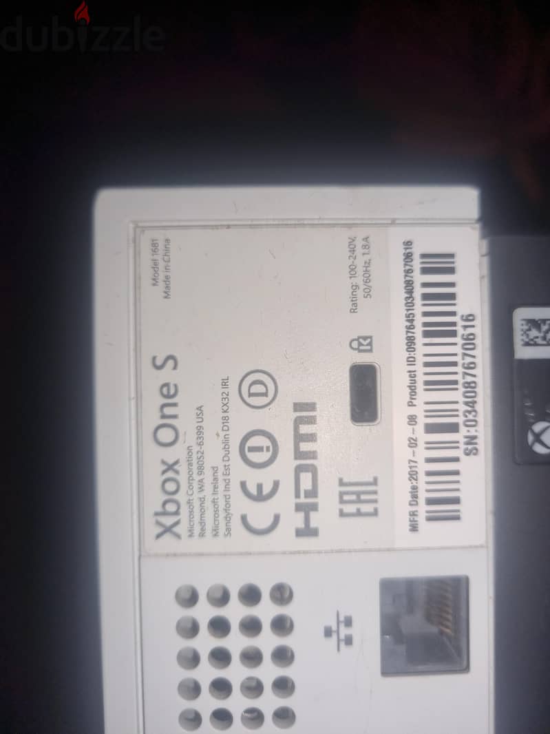 Xbox One S 4