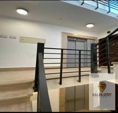 ( هتقسط عـ 12 سنة ) بأقل مقدم 136 الف فقط شقة بحري للبيع فـ كمبوند سراي Sarai لوكيشن مميزعند مدخل التجمع الخامس