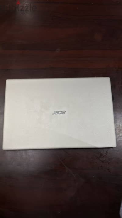 Acer Swift X Ryzen 7 5700U / GTX 1650 4GB / 16GB RAM / 1TB SSD