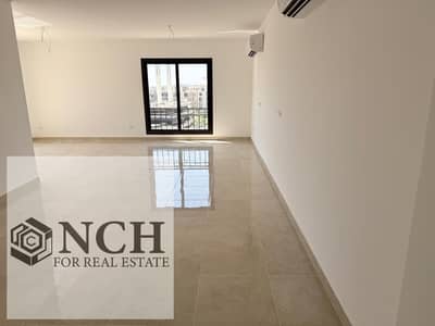 سكاي لوفت للبيع في فيفث سكوير المراسم | 200 متر