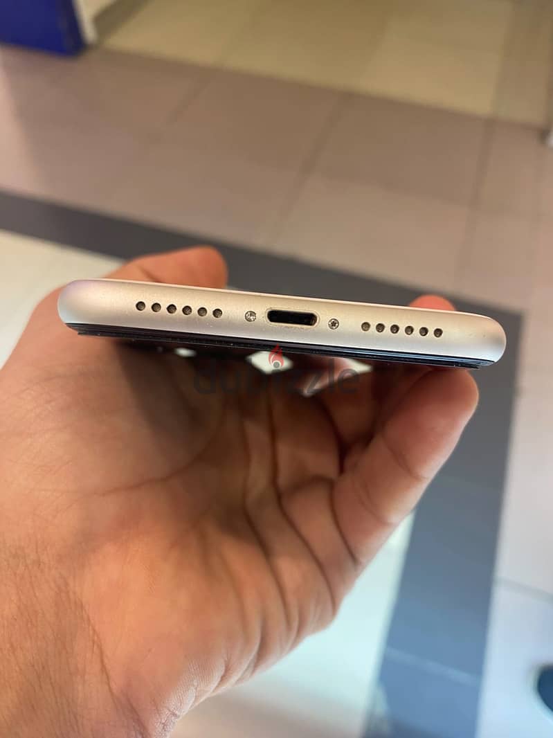 Apple - iPhone 11 4