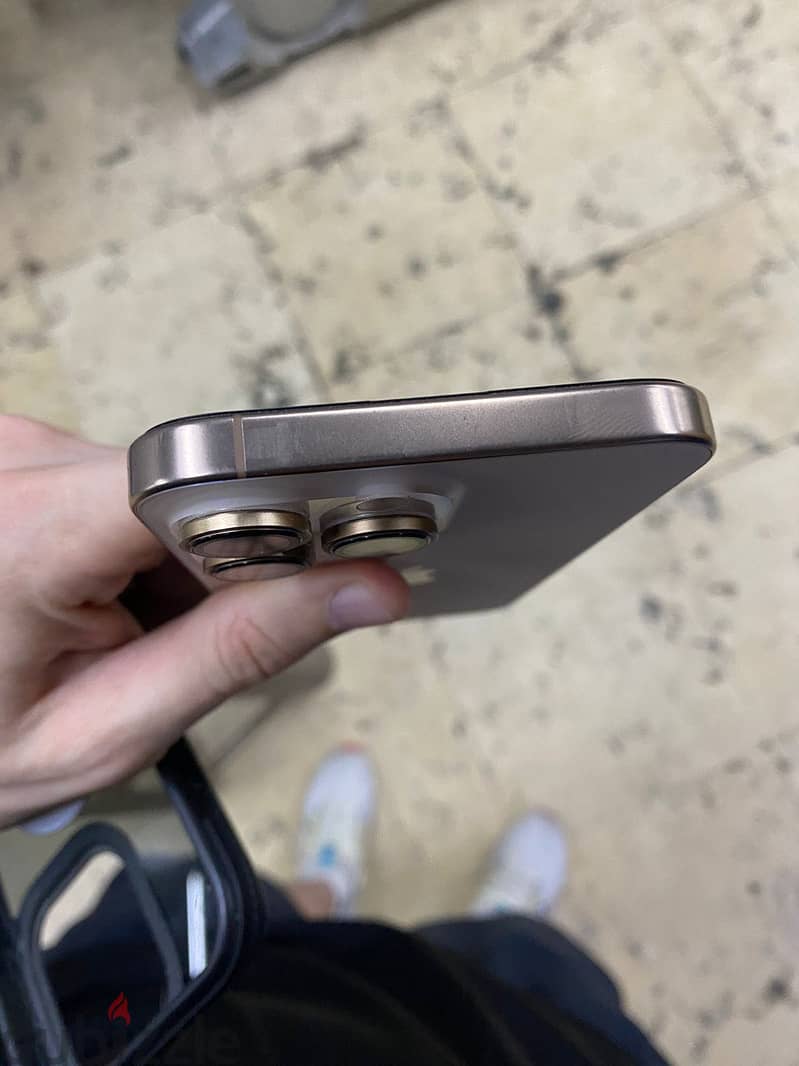 iPhone 16 pro max 2