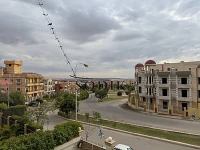 Apartment for sale in Obour City, Fourth District, Villas, one of the most prestigious neighborhoods in Obour City. A quiet and upscale neighborhood.