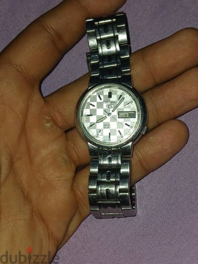 Seiko 5 Automatic .
