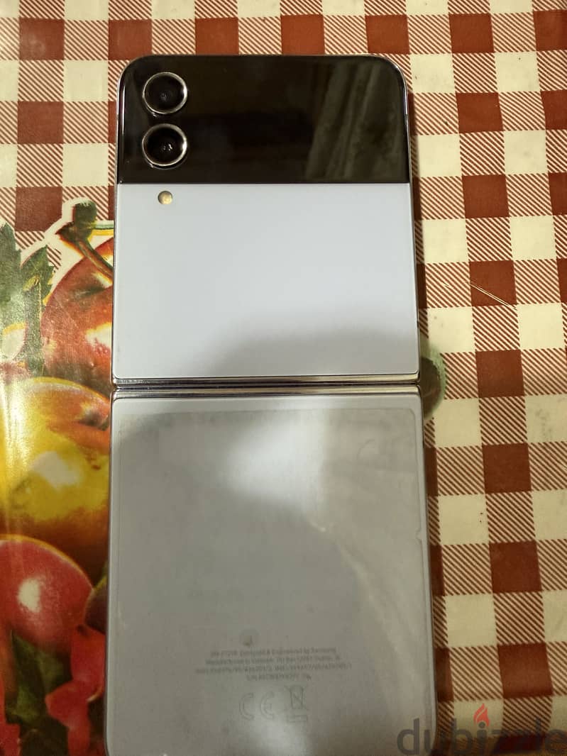 Samsung Z Flip 4 2