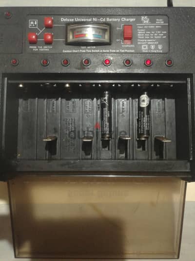 Deluxe Universal Ni-Cd Battery Charger Model MW798 شاحن بطاريات
