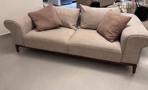 Sofa كنبة  Saloni مستعملة كالجديد