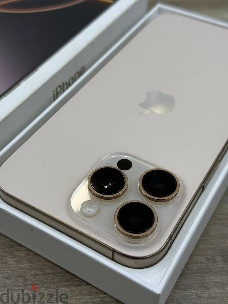 Apple - iPhone 16 Pro Max 3