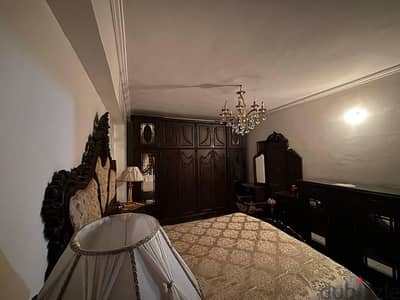 Full Bedroom