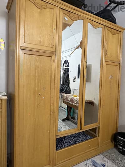 دولاب ٤ ضرفه بليكار