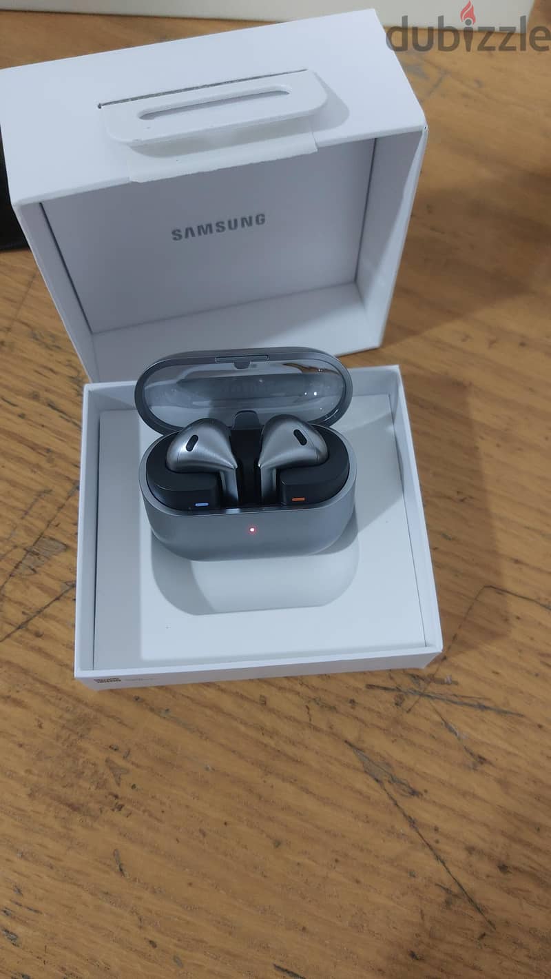 Samsung galaxy buds 3 - only sealed open 1