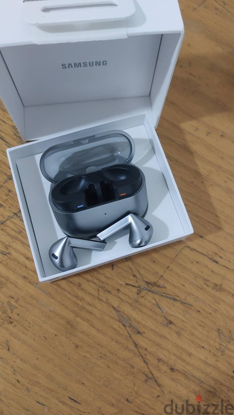 Samsung galaxy buds 3 - only sealed open 2