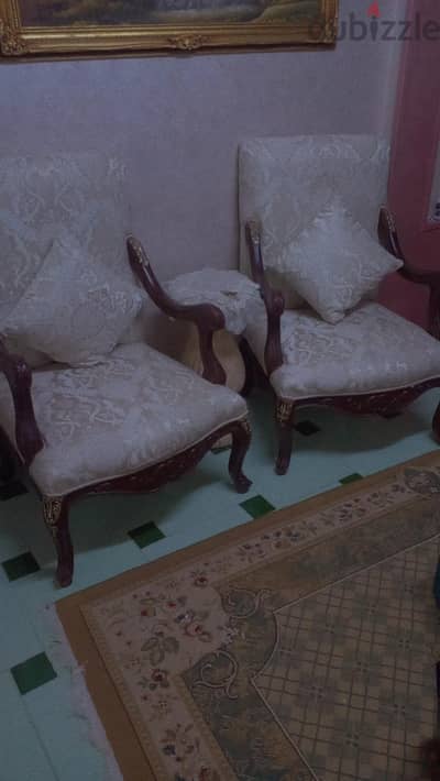 صالون كنبه و2 كرسي فقط