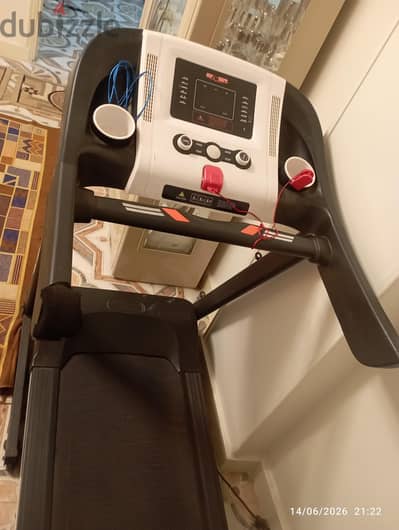 مشاية رياضية استخدام شهر