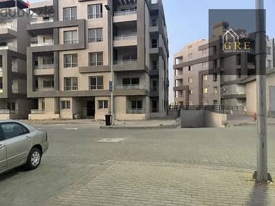 فرصة نادرة للبيع شقة 178م أرضي مميز بحديقة خاصة وباكية جراج وغرفة تخزين ناصية على شارعين رئيسيين داخل كمبوند جامعة القاهرة Cairo University Compound