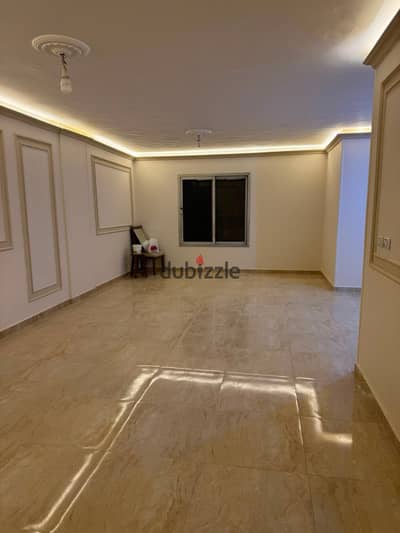 Apartment for rent with special finishes, kitchen, and air conditioning
