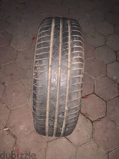للبيع فردة كاوتش Dayton Touring 2 مقاس 185/65 R15.