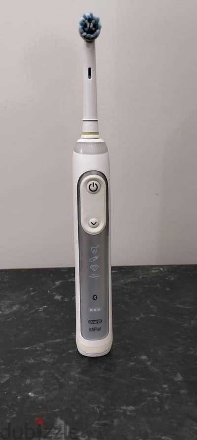 فرشاة أسنان Oral B Genius