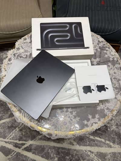 MacBook Pro M3 Max open box
