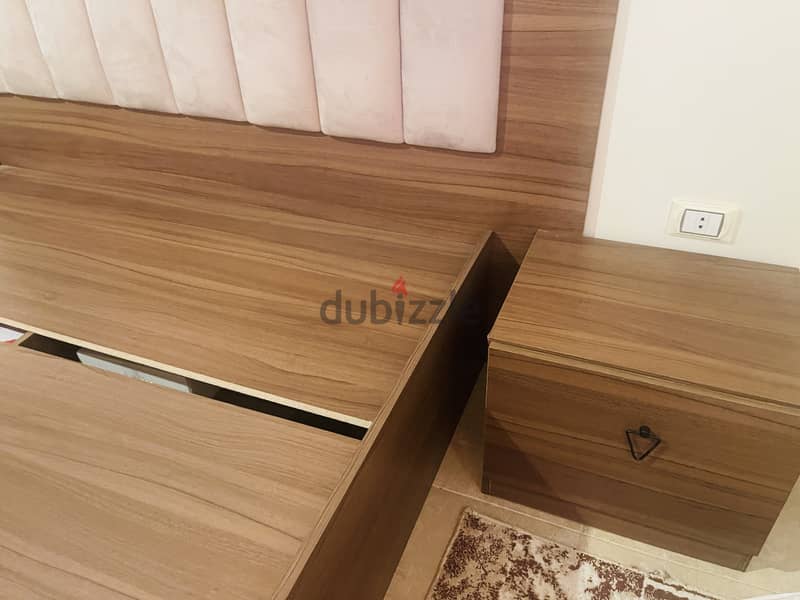 Double Bed with dressing & wardrobe 4