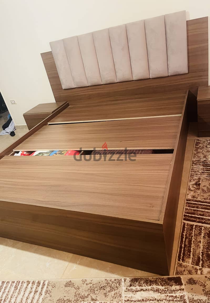 Double Bed with dressing & wardrobe 7