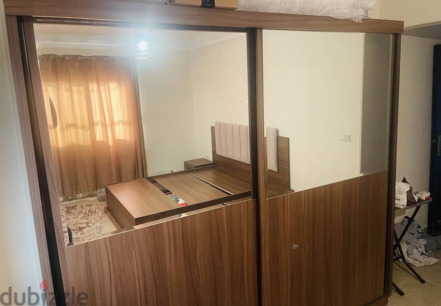 Double Bed with dressing & wardrobe 11