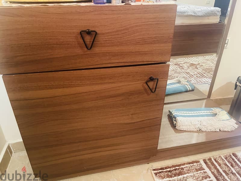Double Bed with dressing & wardrobe 15