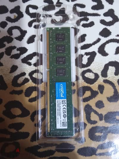 Crucial 8GB, 240-pin DIMM, DDR3 PC3-12800