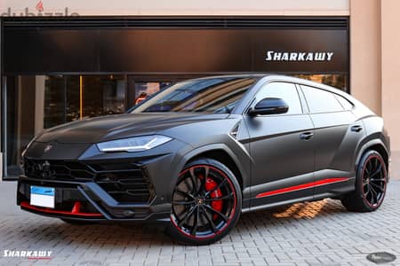Lamborghini Urus 2022 black Matt capsule like new