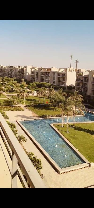 شقة بنتهاوس للإيجار - فيفث سكوير  المساحة: ٣٢٠ مترًا مربعًا + ٢٠٢ مترًا مربعًا سطح خاص  ٤ غرف نوم