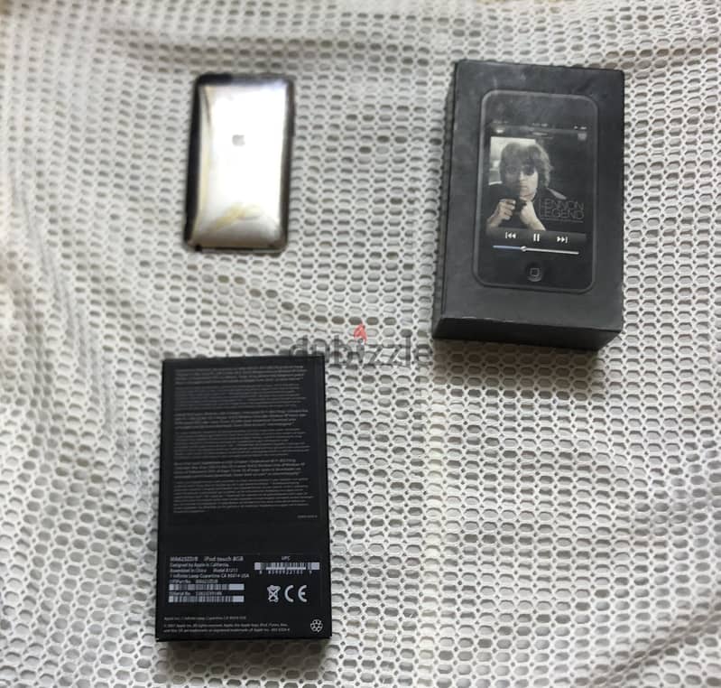 Apple iPod touch 8G Excellent condition 1
