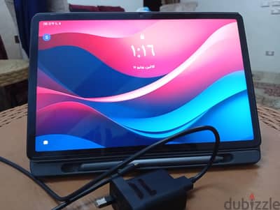 تابلت لينوفو m11 استخدام خفيف ومعاه القلم وشغال كويس
