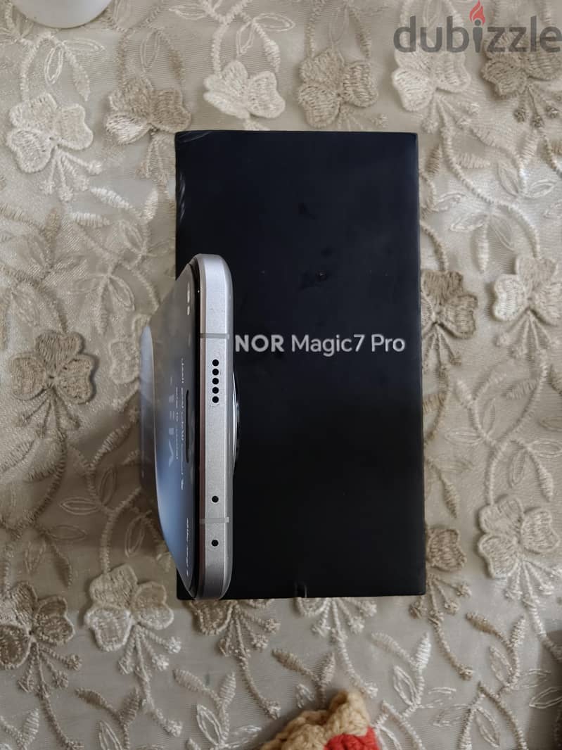 Honor Magic7 Pro 4