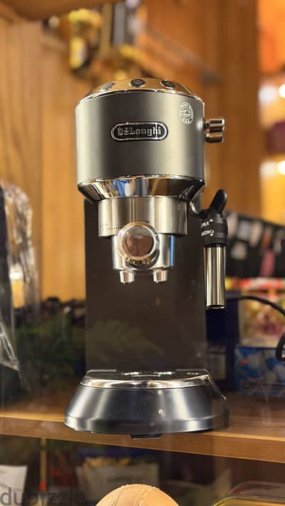 Delonghi dedica 685. BK