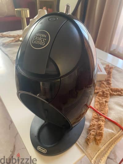 ماكينه قهوه كبسولات   nescafe dolcegusto مستعمله بحاله الجديده