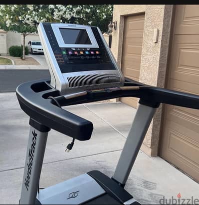 nordictrack commercial treadmill with touchscreen - excellent conditio