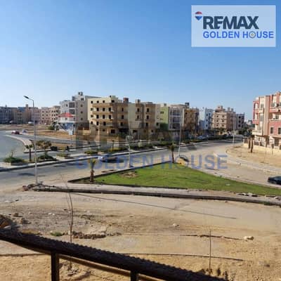 Apartment for Sale in El Shorouk City  Prime Location in the Fifth District – El Shorouk City  Located on Al Horeya Axis, near Maadi View Compound and