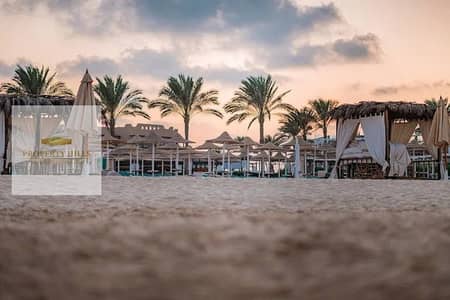 شاليه بجاردن عالبحر متشطب بالكامل للبيع في الماظة باي الساحل الشمالي Almaza Bay