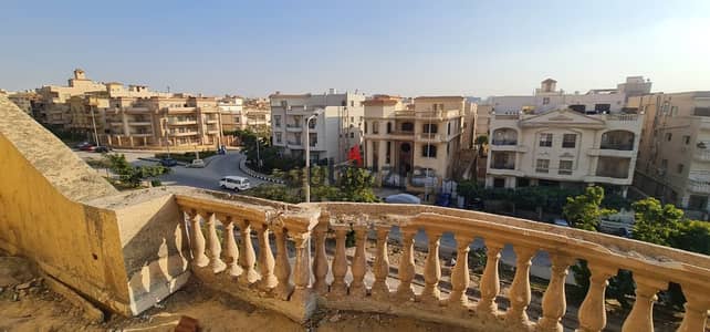 For sale in Yasmin Villas 5, a 220 sq m apartment on the third floor, semi-finished, with a small garden view.
