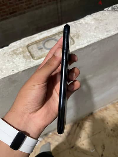 Apple - iPhone XR