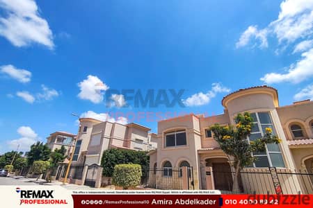 Flexible payment plans prime location villa for sale in Alex West.