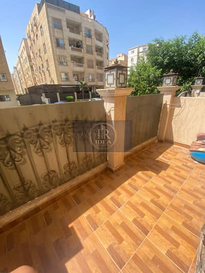 شقه سكنيه دور أرضى بتشطيب سوبر لوكس بالبنفسج عمارات التجمع الأول