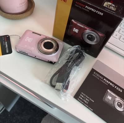 Kodak Pixpro FZ55 – Pink Color