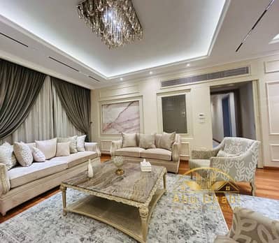 Apartment for sale in B8, one of the most prestigious phases in Madinaty, 239 square meters, with a garden view, open to the street and adjacent to th Apartment for sale in B8, one of the most prestigious phases in Madinaty, 239 square meters, with a garden view, open to the street and adjacent to th