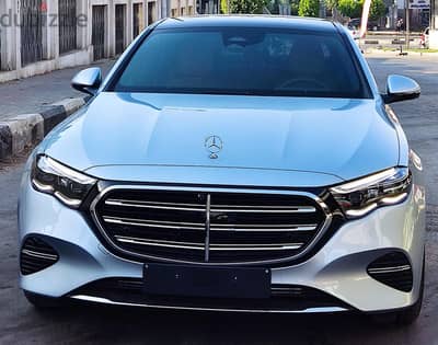 Mercedes-Benz E200 2025 اكسيكلوسيف  زيروووو