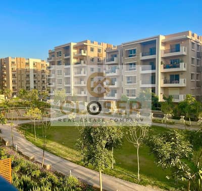 شقه للبيع بالتجمع الاول بافضل لوكيشن ف تاج سيتي ( غير مجروح ) taj city  تقسيط حتي 12 سنه