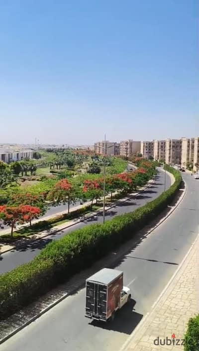شقه للبيع كاش 103 متر في b6