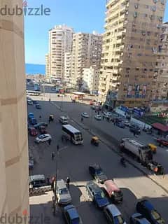 شقة ارضي بمدخل خاص لجميع الاغراض